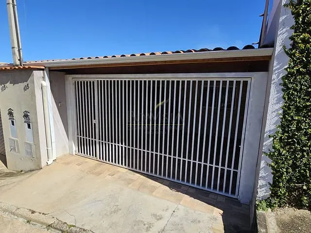 Casa 2 quartos e 2 banheiros, para alugar, no bairro Vila Romite em Piracaia