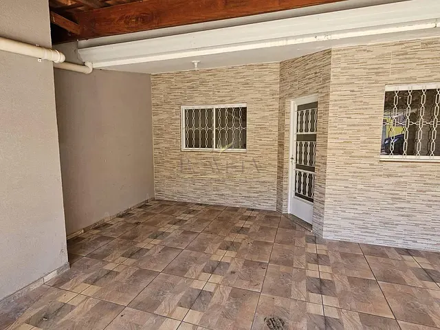 Casa 2 quartos e 2 banheiros, para alugar, no bairro Vila Romite em Piracaia