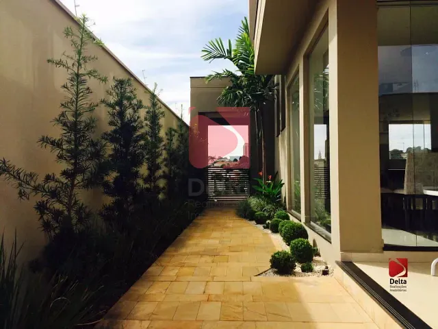 Casa com 444m² 3 quartos e 4 banheiros, à venda, no bairro Rosário em Pirassununga