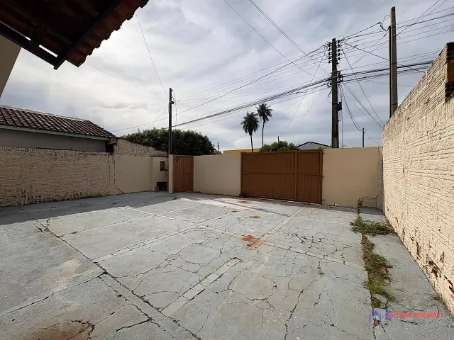 Casa 3 quartos e 2 banheiros, para alugar, no bairro Jardim Alvorada em Três Lagoas