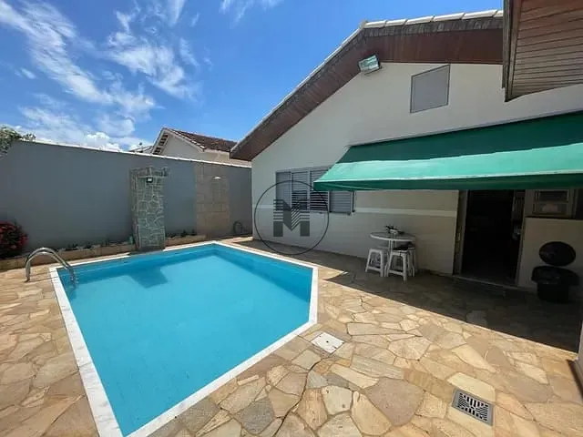 Casa com 300m² 3 quartos e 3 banheiros, à venda, no bairro Pedregulho em Guaratinguetá