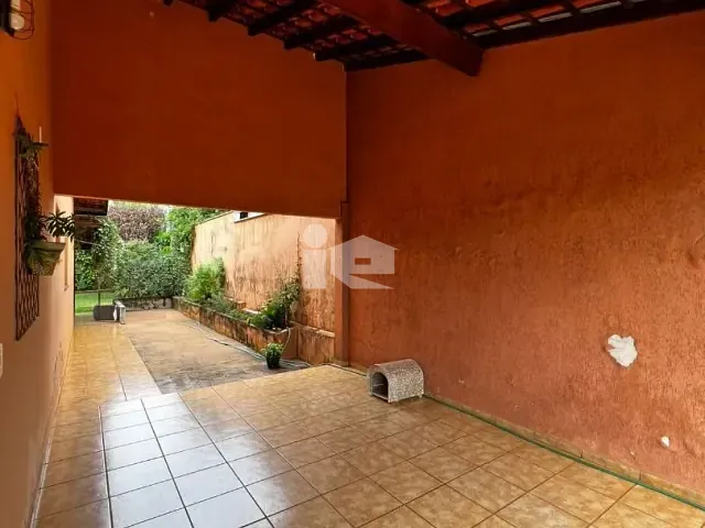 Casa com 348m² 3 quartos e 2 banheiros, à venda, no bairro Jardim Caviuna em Rolândia