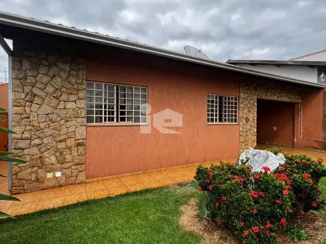 Casa com 348m² 3 quartos e 2 banheiros, à venda, no bairro Jardim Caviuna em Rolândia