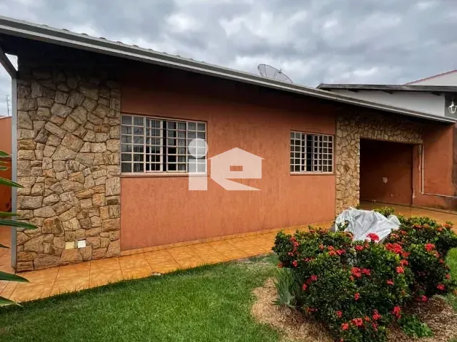 Casa com 348m² 3 quartos e 2 banheiros, à venda, no bairro Jardim Caviuna em Rolândia