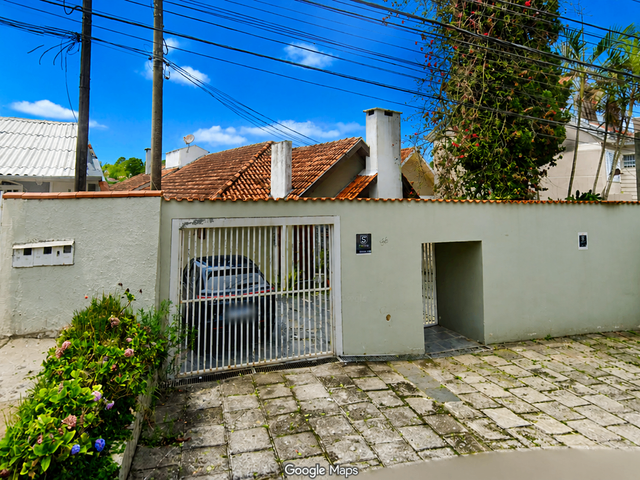Casa com 560m² 4 quartos e 3 banheiros, à venda, no bairro Vista Alegre em Curitiba