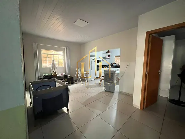 Casa com 200m² 3 quartos e 2 banheiros, à venda, no bairro Cristo Rei em Várzea Grande