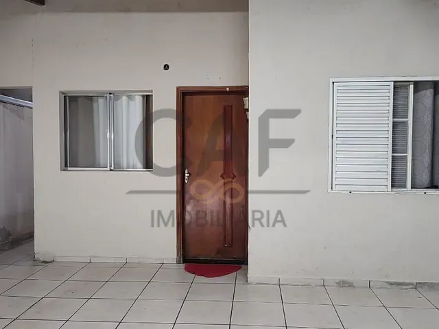 Casa com 250m² 3 quartos e 1 banheiro, à venda, no bairro Florianópolis em Jaguariúna