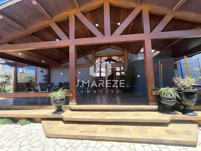 Casa com 1108m² 3 quartos e 2 banheiros, à venda, no bairro Jardim Vale do Sol em Apucarana