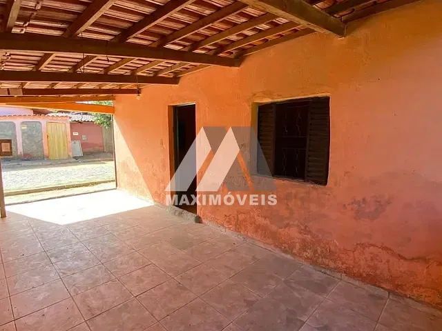 Casa com 240m² 3 quartos e 1 banheiro, à venda ou para alugar, no bairro Esplanada em Araçuaí