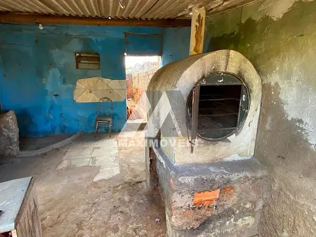 Casa com 240m² 3 quartos e 1 banheiro, à venda ou para alugar, no bairro Esplanada em Araçuaí