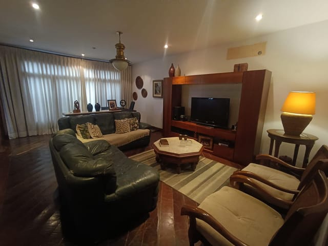 Casa 3 quartos e 3 banheiros, à venda, no bairro Vila Valqueire em Rio de Janeiro