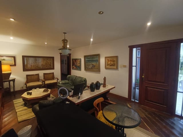 Casa 3 quartos e 3 banheiros, à venda, no bairro Vila Valqueire em Rio de Janeiro