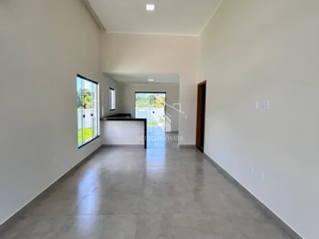 Casa com 364m² 3 quartos e 2 banheiros, à venda, no bairro Ubatiba em Maricá