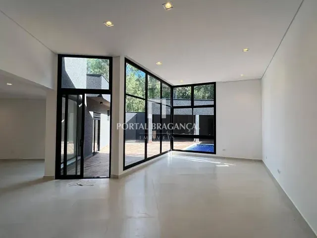 Casa com 465m² 3 quartos e 5 banheiros, à venda, no bairro Condomínio Residencial Euroville II em Bragança Paulista