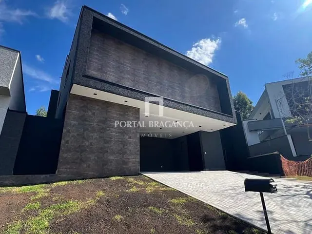 Casa com 465m² 3 quartos e 5 banheiros, à venda, no bairro Condomínio Residencial Euroville II em Bragança Paulista
