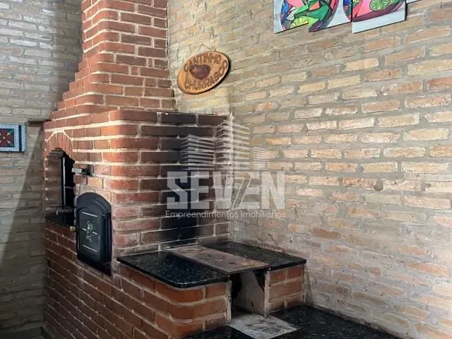 Casa com 600m² 5 quartos e 4 banheiros, à venda ou para alugar, no bairro Vale do Igapó em Bauru