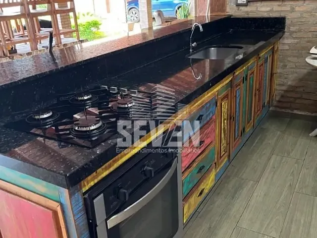 Casa com 600m² 5 quartos e 4 banheiros, à venda ou para alugar, no bairro Vale do Igapó em Bauru