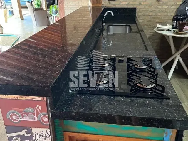 Casa com 600m² 5 quartos e 4 banheiros, à venda ou para alugar, no bairro Vale do Igapó em Bauru