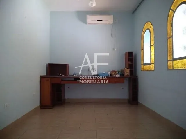 Casa com 180m² 2 quartos e 3 banheiros, à venda, no bairro Jardim das Bandeiras em Taubaté