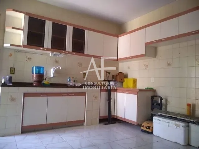 Casa com 180m² 2 quartos e 3 banheiros, à venda, no bairro Jardim das Bandeiras em Taubaté