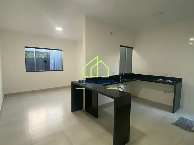 Casa 2 quartos e 2 banheiros, à venda, no bairro Jardim Continental III em Taubaté