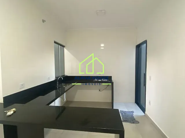 Casa 2 quartos e 2 banheiros, à venda, no bairro Jardim Continental III em Taubaté
