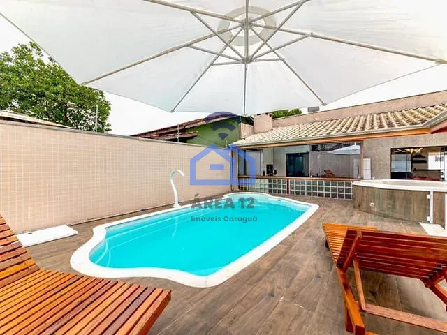 Casa com 250m² 3 quartos e 2 banheiros, à venda, no bairro Sumaré em Caraguatatuba
