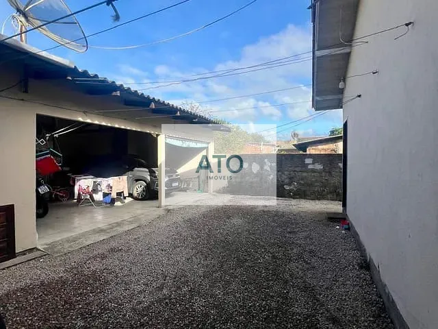 Casa 4 quartos e 1 banheiro, à venda, no bairro Areias em Tijucas