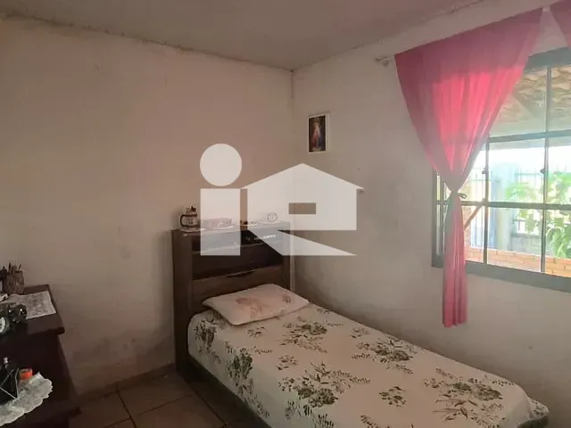 Casa com 210m² 2 quartos e 1 banheiro, à venda, no bairro Tomie Nagatami em Rolândia