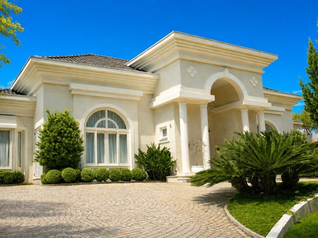Casa com 1317m² 5 quartos e 8 banheiros, à venda, no bairro Vista Alegre em Curitiba