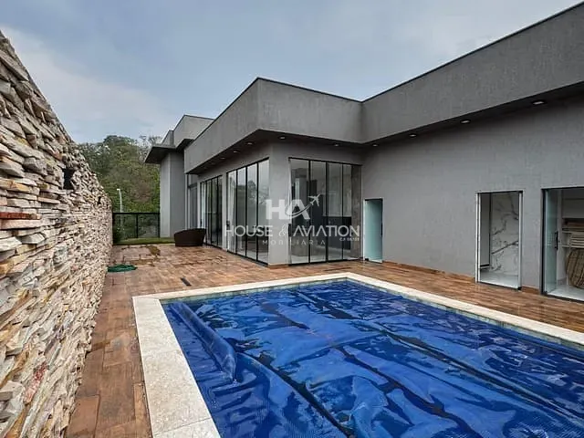 Casa com 603m² 4 quartos e 5 banheiros, à venda, no bairro Condomínio do Lago 1ª Etapa em Goiânia