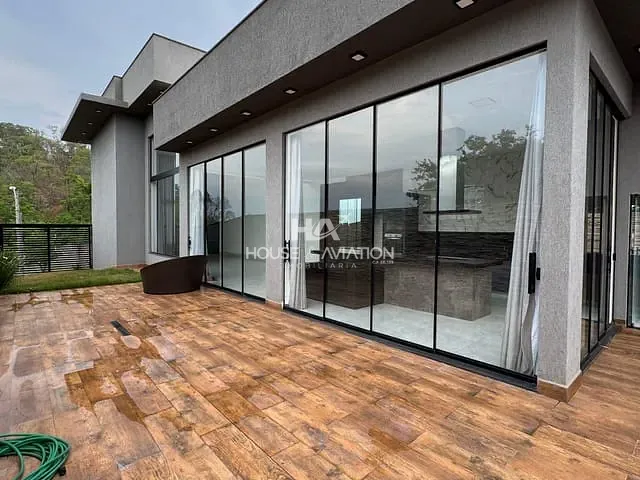 Casa com 603m² 4 quartos e 5 banheiros, à venda, no bairro Condomínio do Lago 1ª Etapa em Goiânia