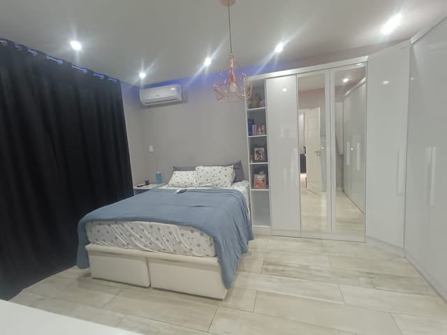 Casa com 214m² 3 quartos e 2 banheiros, à venda, no bairro Vila Valqueire em Rio de Janeiro