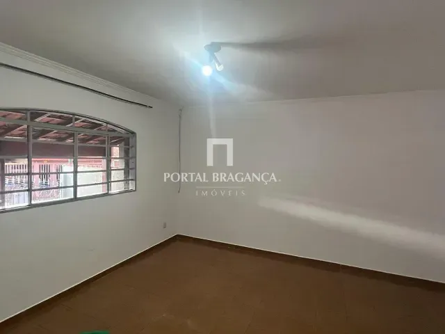Casa com 250m² 3 quartos e 3 banheiros, à venda, no bairro Jardim São Lourenço em Bragança Paulista