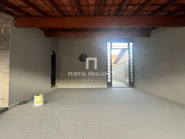 Casa com 250m² 3 quartos e 3 banheiros, à venda, no bairro Jardim São Lourenço em Bragança Paulista