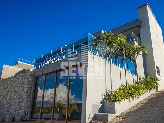 Casa com 1100m² 5 quartos e 6 banheiros, à venda, no bairro Laranjal em Ribeirão Claro