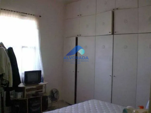 Casa com 640m² 2 quartos e 1 banheiro, à venda, no bairro Centro em São José dos Campos