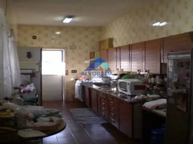 Casa com 640m² 2 quartos e 1 banheiro, à venda, no bairro Centro em São José dos Campos