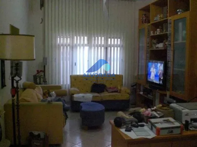 Casa com 640m² 2 quartos e 1 banheiro, à venda, no bairro Centro em São José dos Campos