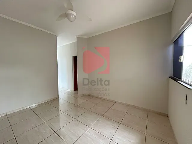 Casa 2 quartos e 2 banheiros, à venda, no bairro Jardim Itália em Pirassununga