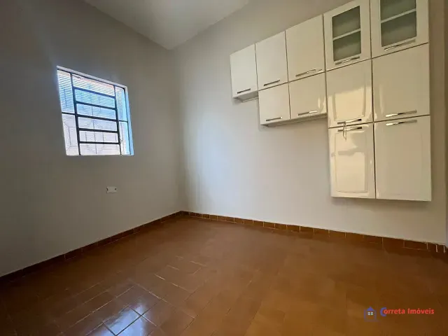 Casa com 4509m² 3 quartos e 2 banheiros, para alugar, no bairro Centro em Três Lagoas