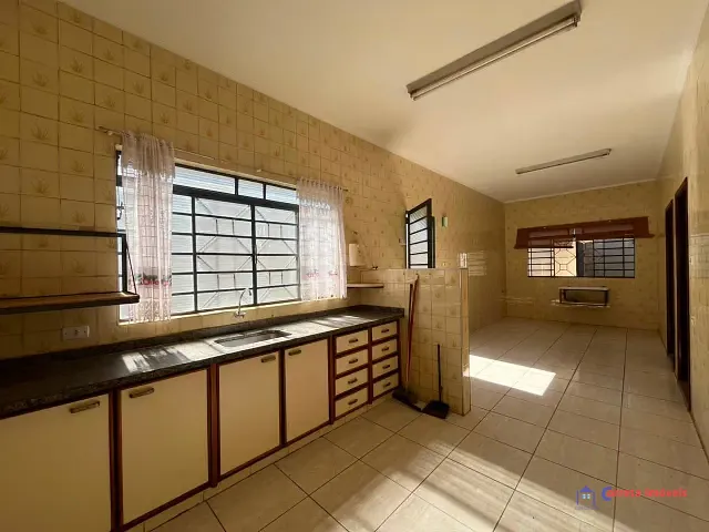 Casa com 4509m² 3 quartos e 2 banheiros, para alugar, no bairro Centro em Três Lagoas