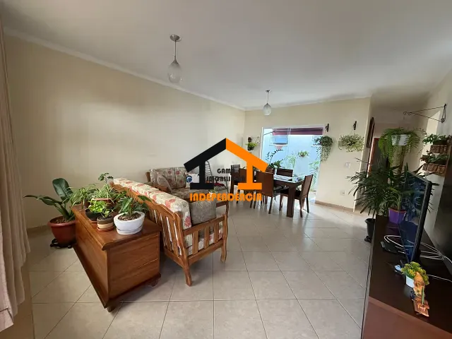 Casa com 250m² 3 quartos e 2 banheiros, à venda, no bairro Jardim Morumbi em Itatiba