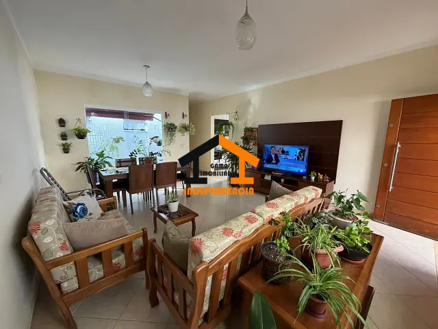 Casa com 250m² 3 quartos e 2 banheiros, à venda, no bairro Jardim Morumbi em Itatiba