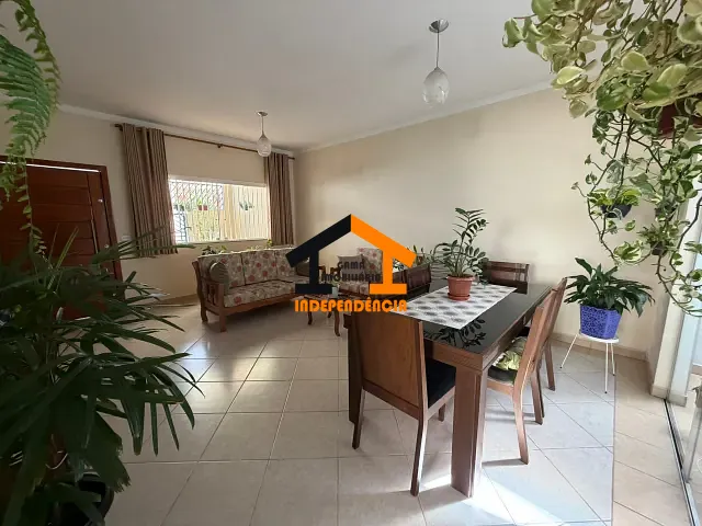 Casa com 250m² 3 quartos e 2 banheiros, à venda, no bairro Jardim Morumbi em Itatiba