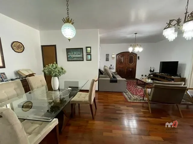 Casa com 330m² 3 quartos e 1 banheiro, à venda, no bairro Cascatinha em Petrópolis