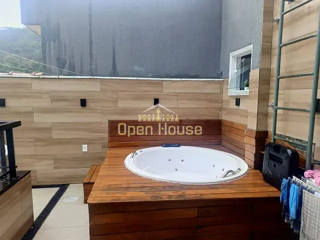 Casa 2 quartos e 2 banheiros, à venda, no bairro Volta Grande III em Volta Redonda