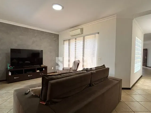 Casa com 540m² 3 quartos e 1 banheiro, à venda, no bairro Vila Industrial em Bauru