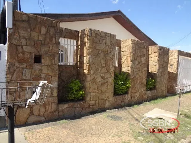 Casa com 312m², à venda, no bairro Jardim Nossa Senhora de Fátima em Nova Odessa