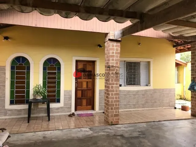 Casa com 250m² 3 quartos e 2 banheiros, à venda, no bairro Jardim Jaqueira em Caraguatatuba